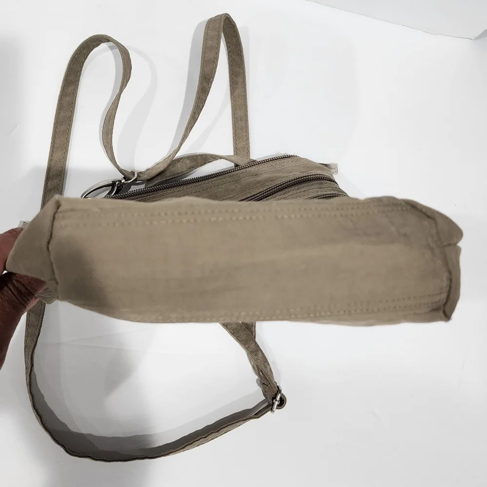 Baggallini Crossbody 3 Zip Top Closure Adjustable Beige Bag - Picture 7 of 7